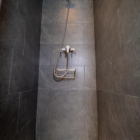 23 En La Muralla Romana Junto A La Catedral Apartment *